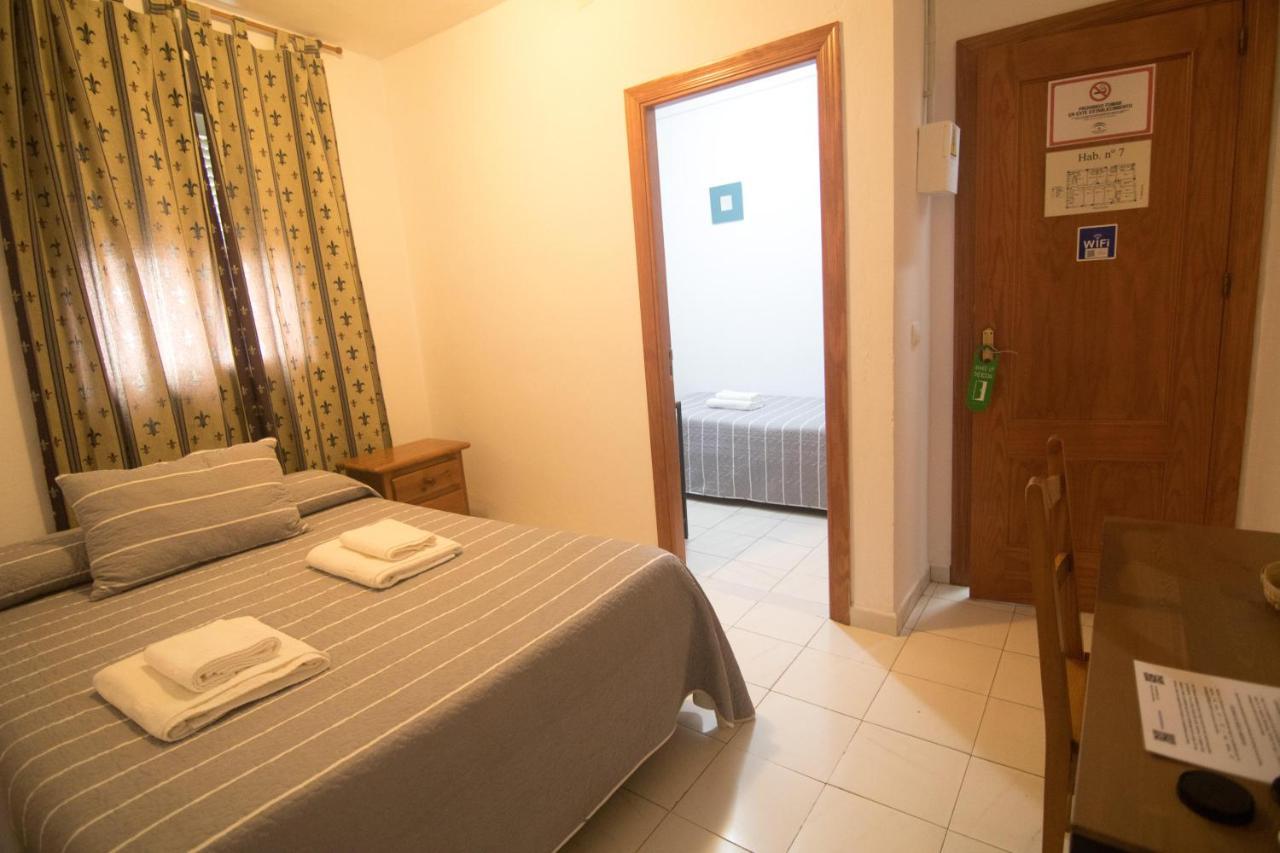 Ochomin Hostel San Martin del Tesorillo Exterior photo