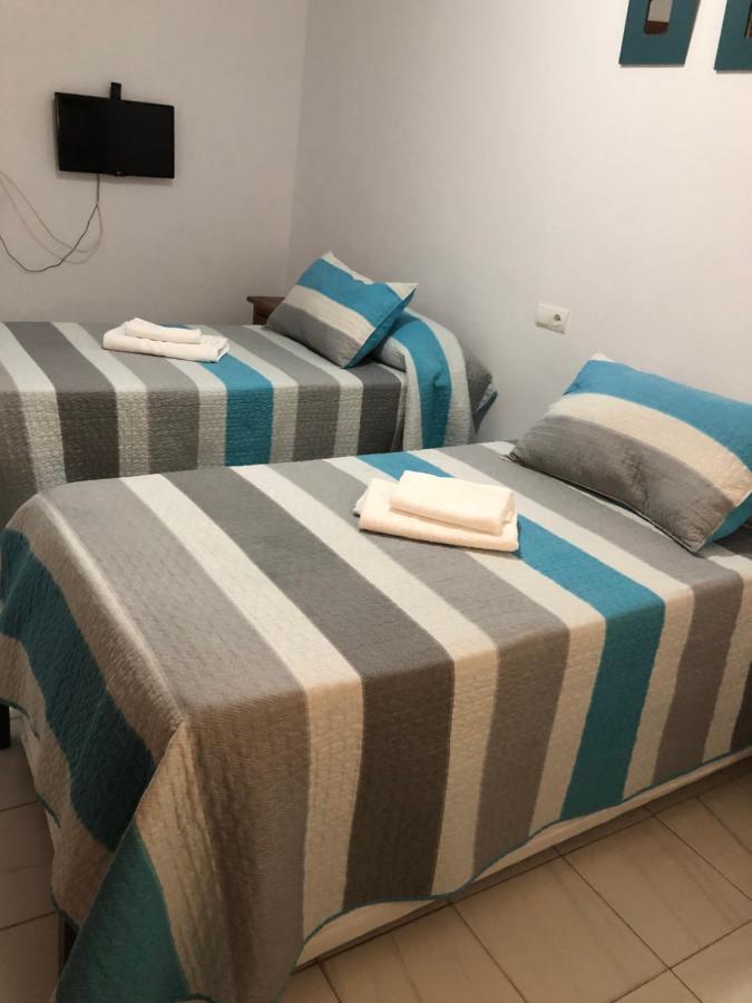 Ochomin Hostel San Martin del Tesorillo Exterior photo