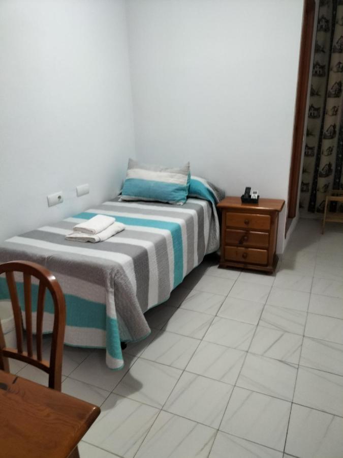 Ochomin Hostel San Martin del Tesorillo Exterior photo