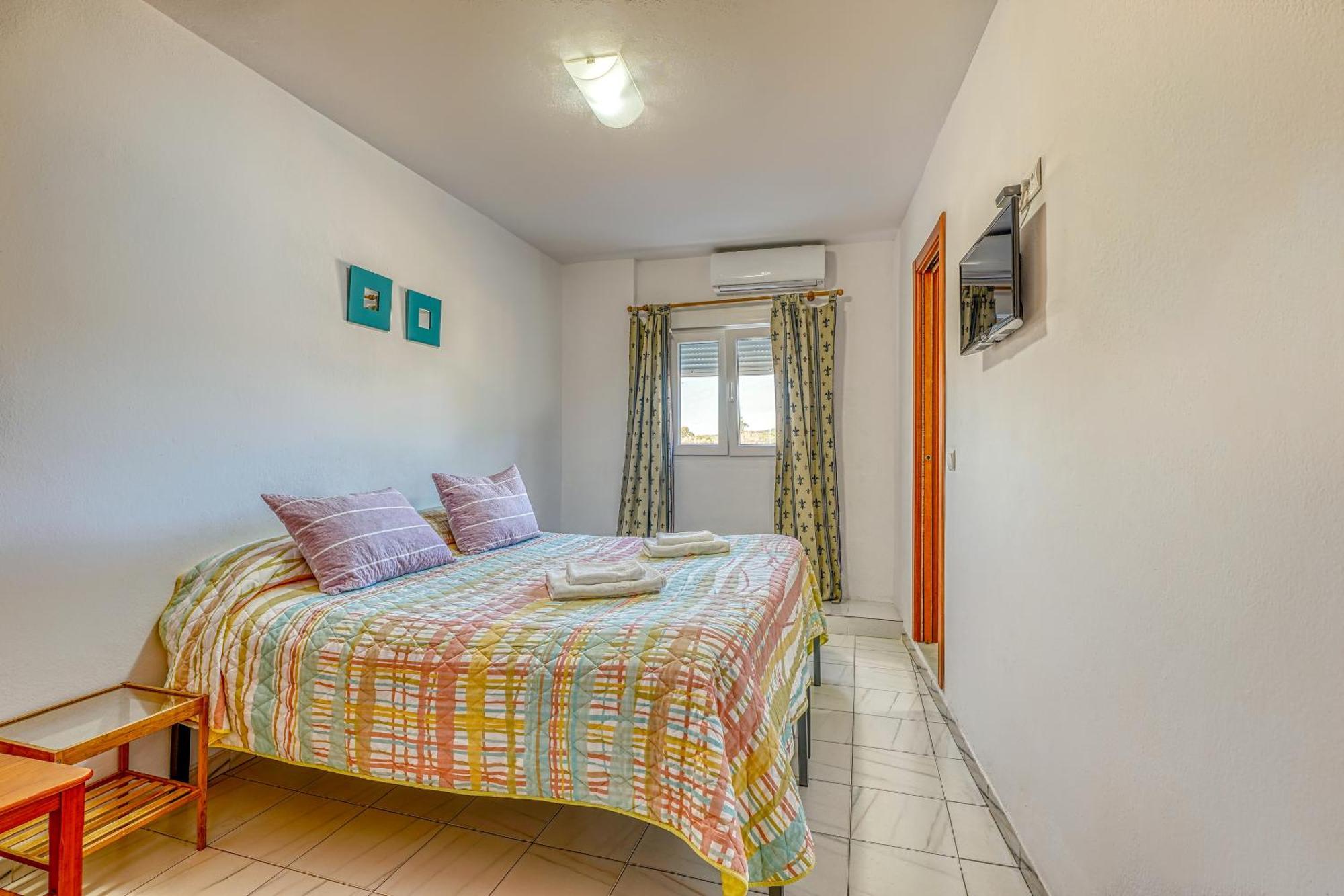 Ochomin Hostel San Martin del Tesorillo Exterior photo